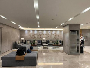 Chicago Suite near Moa Free Parking